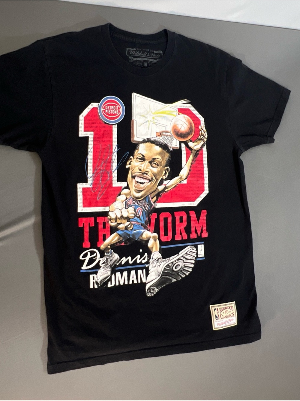 Mitchell & Ness Black Men's Graphic Basketball Tee - The Worm